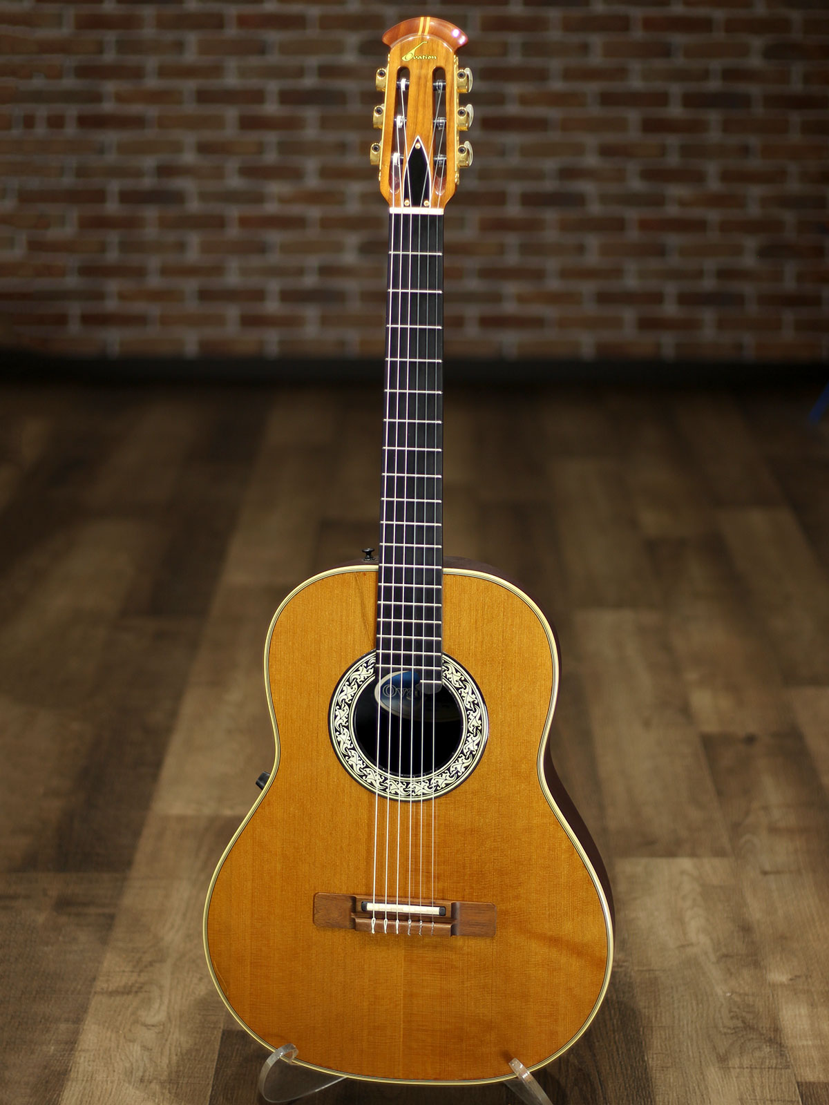 Ovation 1713